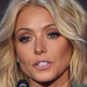 Sketchy Things Everyone Just Ignores About Kelly Ripa