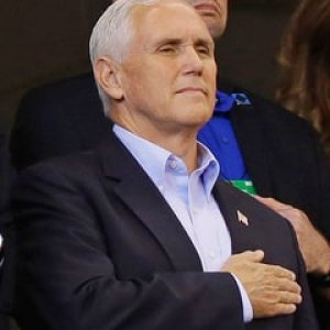 Vice President Mike Pence Leaves Indianapolis Colts NFL Game - ZergNet