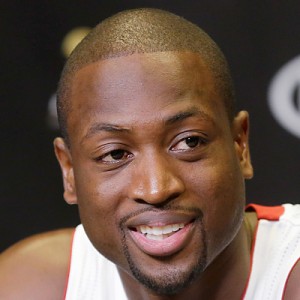 Dwyane Wade Signs New Deal With Miami