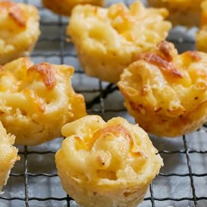 Glorious Baked Mac-and-Cheese Bites - ZergNet