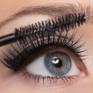 10 Simple Mascara Hacks Every Woman Should Know