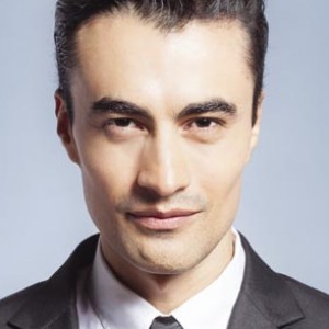 13 Easy Ways to Become Instantly More Likeable