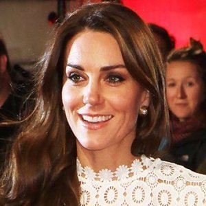 Photogenic Tricks Every Over-30 Celebs Use - ZergNet