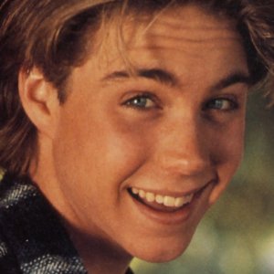 Celebrities Who All Died at the Age of 27 - ZergNet