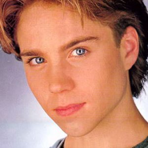 All These Celebrities Died When They Were 27 - ZergNet