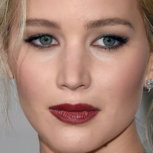 Sketchy Things Everyone Just Ignores About Jennifer Lawrence