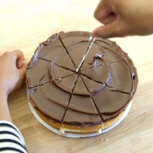 The Genius Cake Cutting Hack You Need to Know About