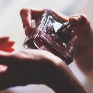 8 Secrets of Women Who Always Smell Good