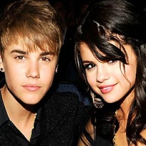 Justin & Selena Are Officially Back Together