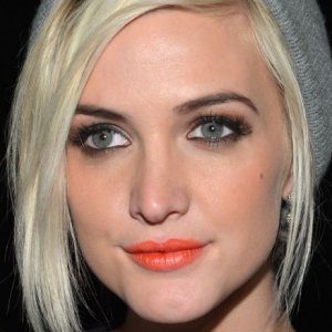 Celebs Caught On Camera Doing Things They Shouldn't - ZergNet