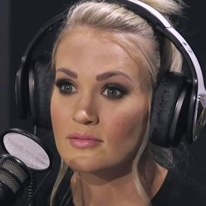 Carrie Underwood Reveals the Cause of Her Face Accident - ZergNet