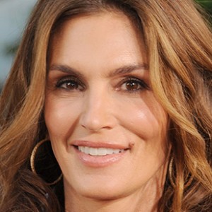 Cindy Crawford’s Secret to Aging Well - ZergNet