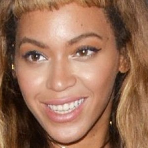 Beyonce's New Bangs Are Taking Over the Internet