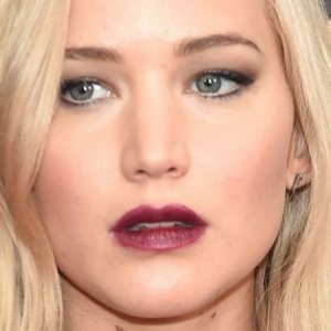 Sketchy Things Everyone Just Ignores About Jennifer Lawrence