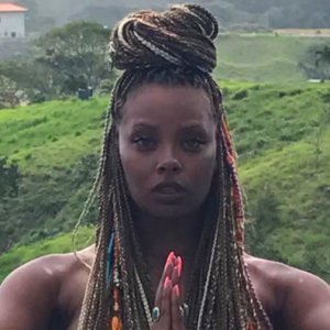 16 Celebrity-Approved Low Maintenance Vacation Hairstyles