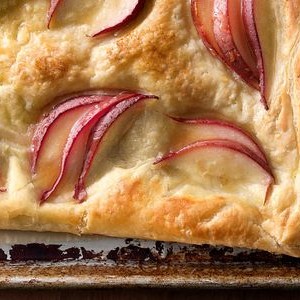 A Gorgeous Thanksgiving Dessert Made With Only 5 Ingredients