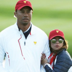 Photos of Tiger Woods' Girlfriend at The Open Go Viral - ZergNet