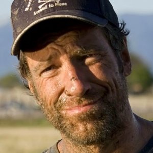 The Truth About 'Dirty Jobs' Host Mike Rowe - ZergNet