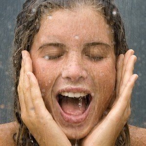 Why You Shouldn't Wash Your Face in the Shower - ZergNet