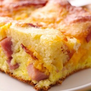 A Scrumptious Puffed-Pancake Brunch Casserole - ZergNet