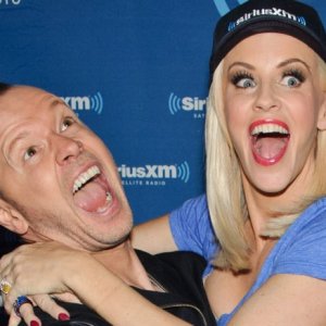 Weird Things Everyone Ignores About Jenny McCarthy's Marriage