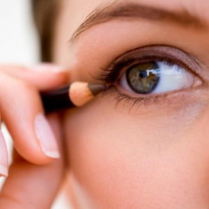 The Eyeliner Trick All Women Must Try