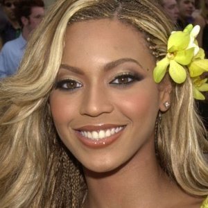 Beyonce's Most Iconic Beauty Moments of All Time - ZergNet