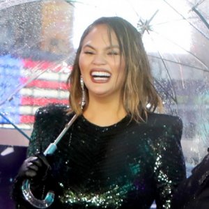 Chrissy Teigen's 2019 Begins With A Hilariously Awkward Moment - ZergNet