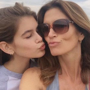 Cindy Crawford's Daughter is Basically Her Twin - ZergNet