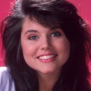 8 Kelly Kapowski Outfits We All Desperately Wanted