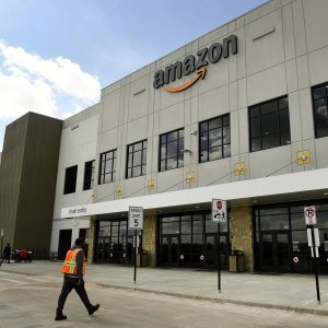 Amazon Warehouse Workers Are Getting Fired by Robots