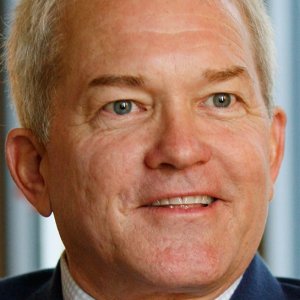 Politicians Who Were Caught Cheating On Their Wives - ZergNet