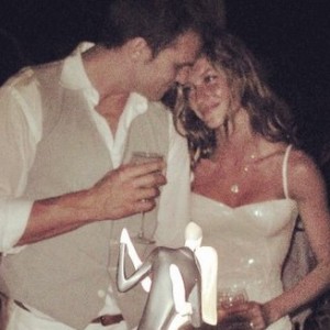 Gisele Bundchen Instagrams A Photo Of Her Wedding Dress - ZergNet