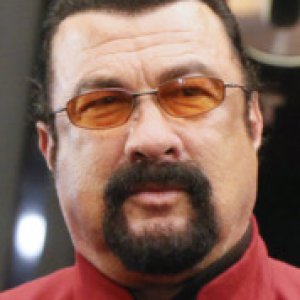 We Finally Understand What Happened To Steven Seagal - ZergNet