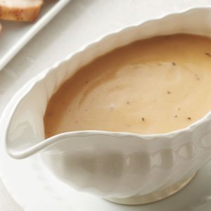 Foolproof Turkey Gravy That Will Make Your Thanksgiving Complete