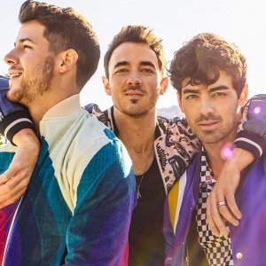 Jonas Brothers Debut New Music Video - ZergNet