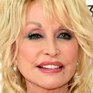 15 Things You Probably Didn't Know About Dolly Parton - ZergNet