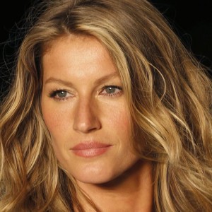 5 Reasons We’ll Miss Gisele Bundchen on the Runway - ZergNet