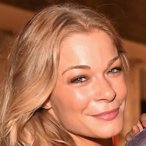 Celebs Caught on Camera Doing Things They Shouldn't - ZergNet