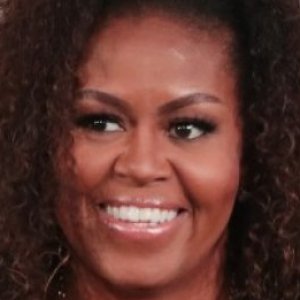 Stars You Might Not Recognize With Their Natural Hair - ZergNet