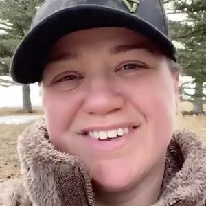 Kelly Clarkson Gives a Tour of Her Gorgeous Montana Ranch