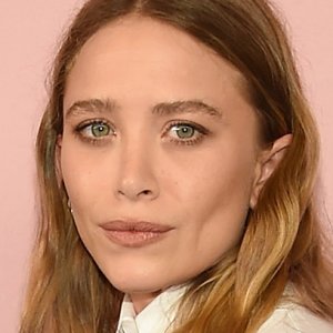 The Truth About Mary-Kate Olsen's Life Now - ZergNet