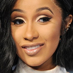 Cardi B Shows Off Huge New Back Tattoo - ZergNet
