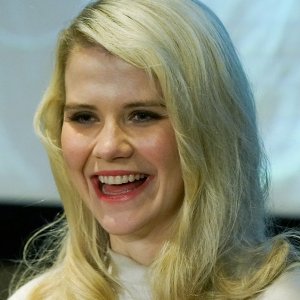 What Elizabeth Smart Said About Her Dad's Coming Out Confession