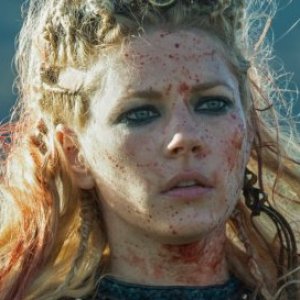 The Toughest 'Vikings' Scene Katheryn Winnick Had to Shoot - ZergNet