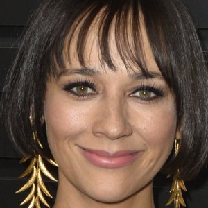 The Truth About Rashida Jones' Famous Parents - ZergNet