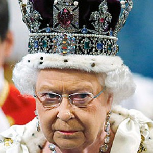 5 Things to Know About Queen Elizabeth's 3-lb. Crown