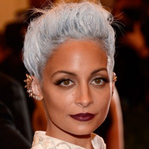 7 Shocking Celebrity Looks Seen at 2013 Met Gala - ZergNet