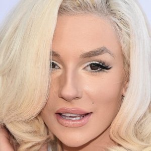The Truth About Courtney Stodden - ZergNet