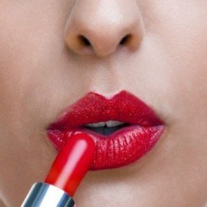 10 Easy Tips for Wearing Red Lipstick